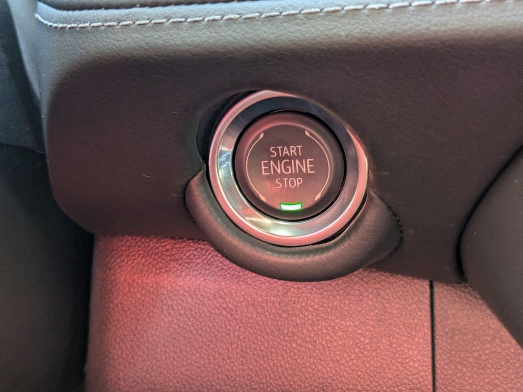 Used 2025 Chevrolet Tahoe LT AWD/4WD image 25