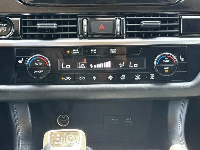 Used 2025 Nissan Pathfinder SV AWD/4WD image 19