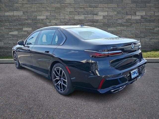 Used 2023 BMW 760i xDrive w/ Executive Package image 4