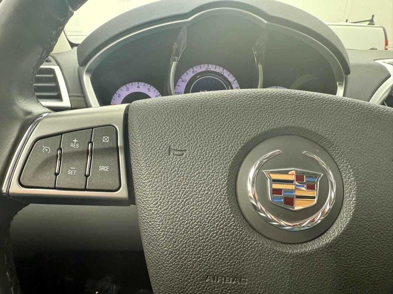 Used 2011 Cadillac SRX Luxury AWD/4WD image 39