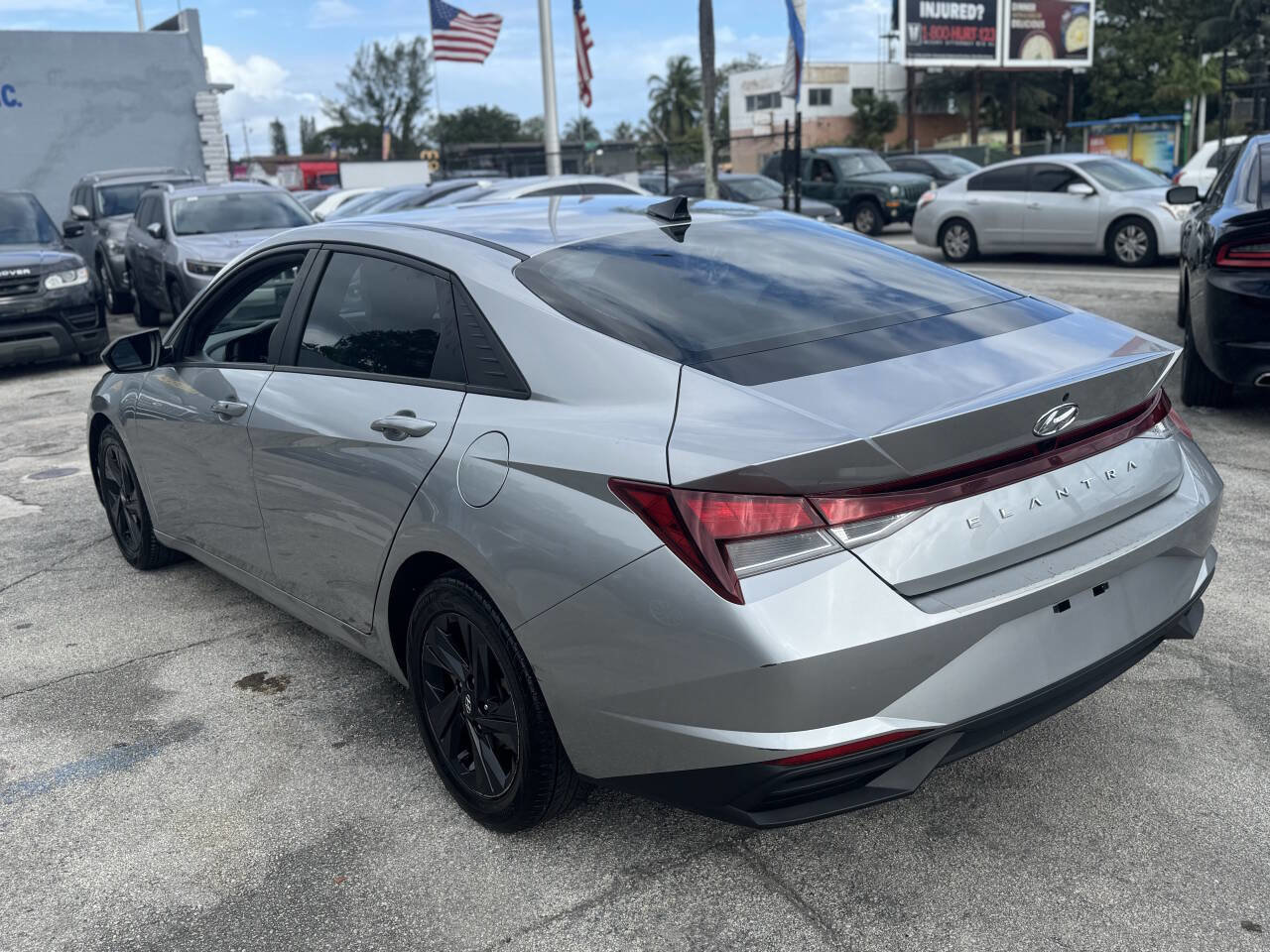 Used 2022 Hyundai Elantra SEL image 6