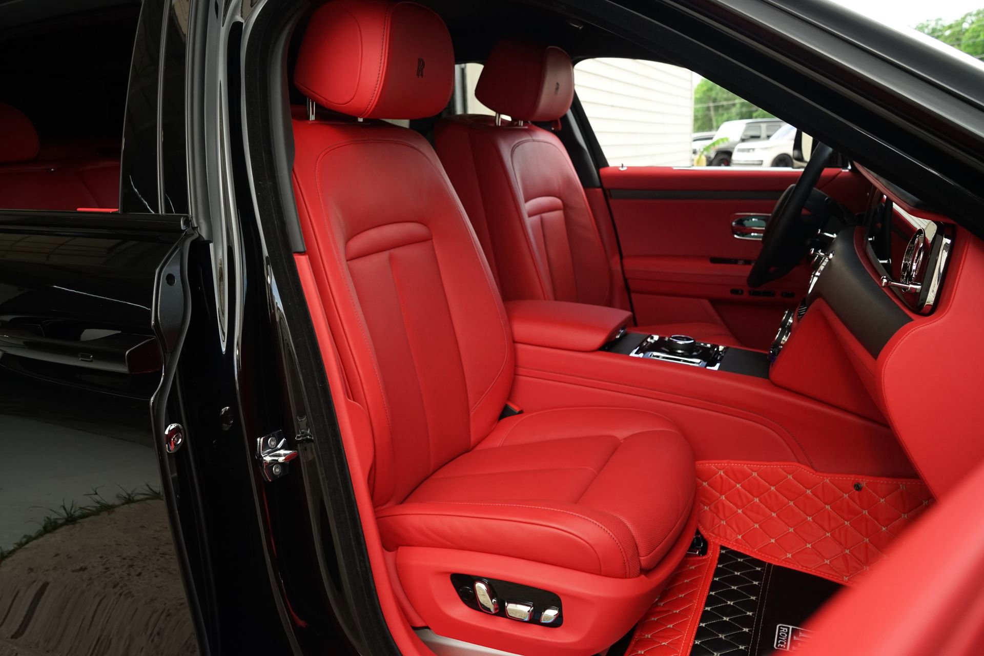 Used 2025 Rolls-Royce Ghost AWD/4WD image 11