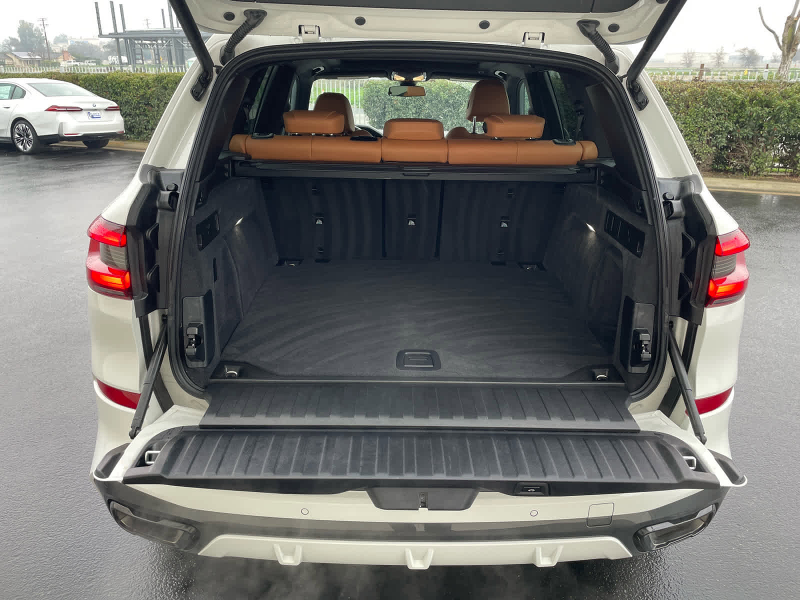 Used 2023 BMW X5 xDrive40i w/ M Sport Package image 19