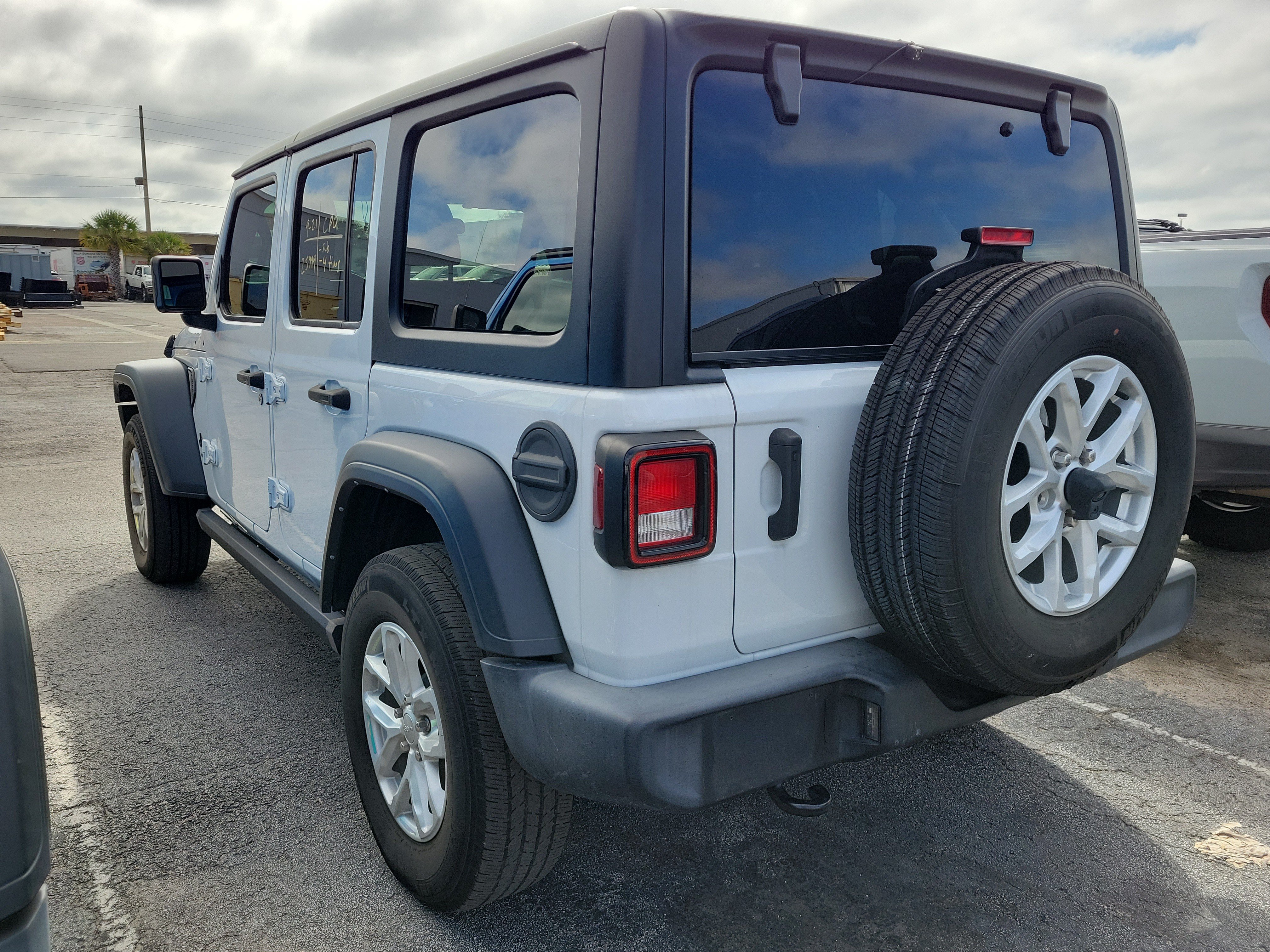 Used 2023 Jeep Wrangler Unlimited Sport AWD/4WD image 4