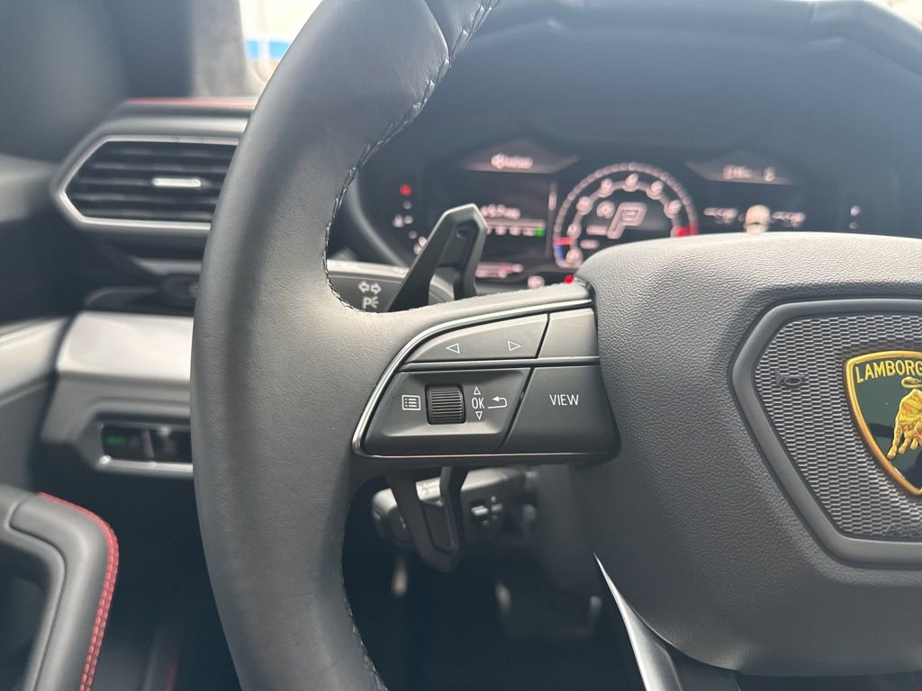 Used 2022 Lamborghini Urus image 17