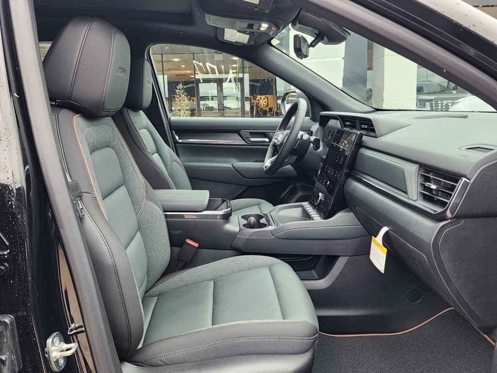 New 2026 GMC Terrain AT4 w/ Convenience Package III image 40