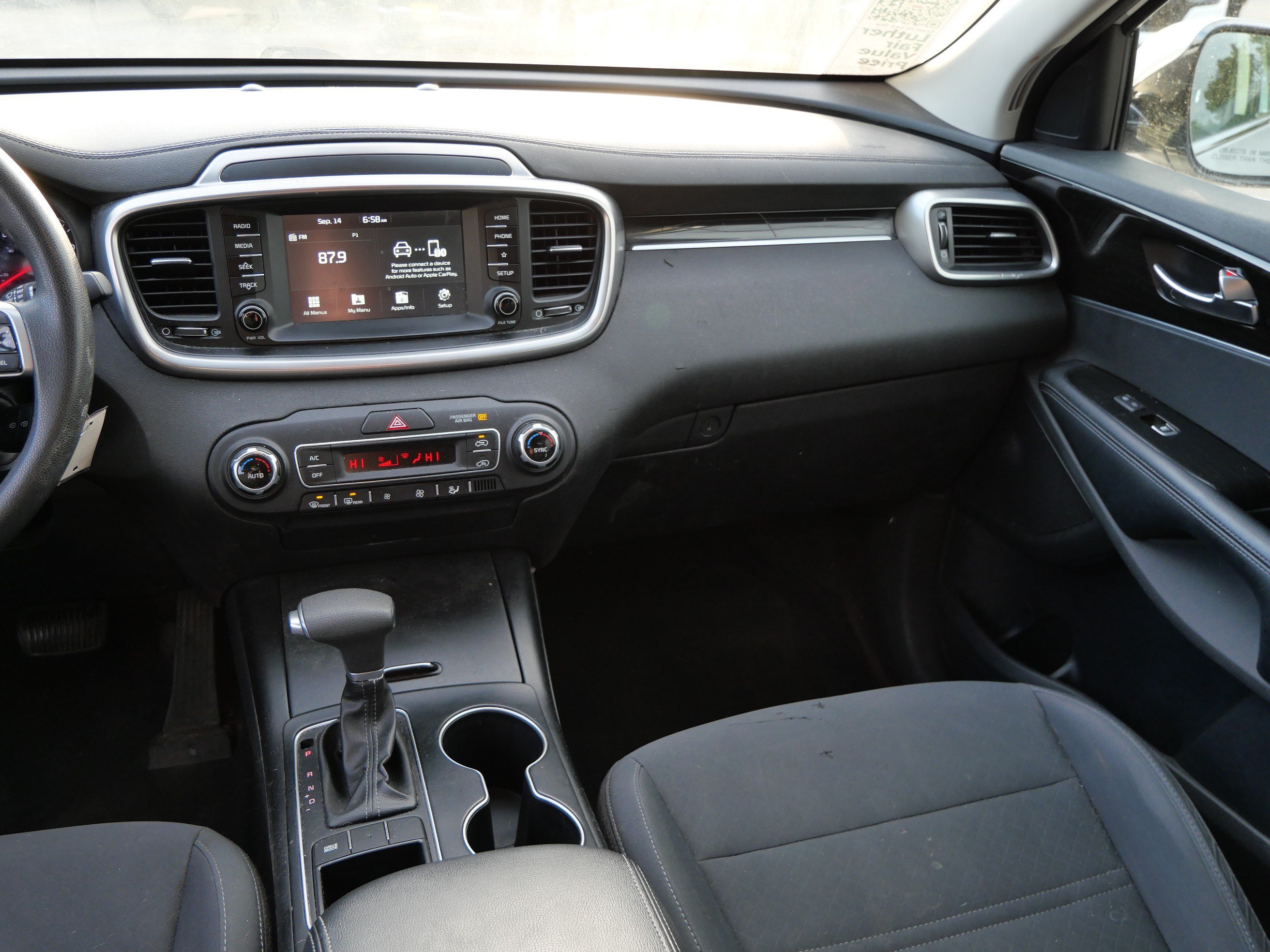 Used 2019 Kia Sorento FWD V6 image 11