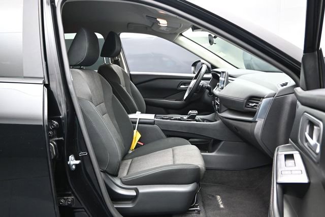 Used 2025 Nissan Rogue SV AWD/4WD image 27