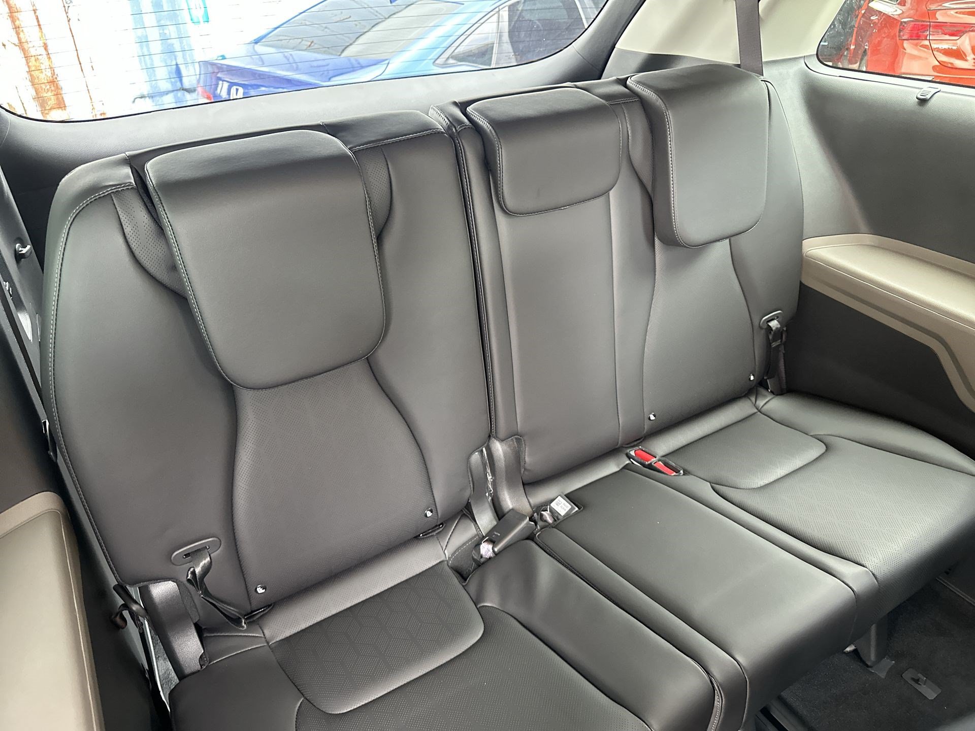New 2026 Kia Carnival EX FWD image 24