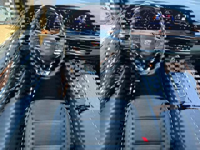 Certified 2023 Cadillac Escalade Premium Luxury w/ LPO, Radiant Package image 15