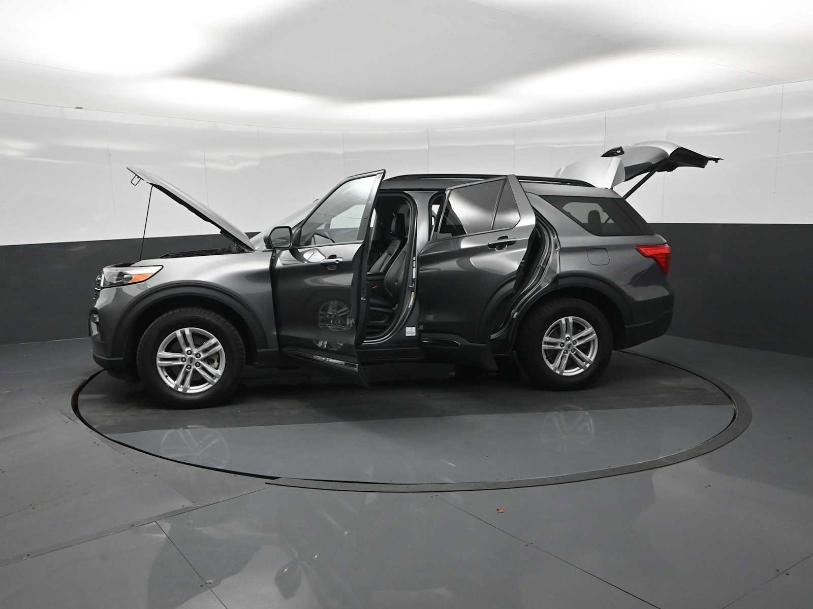 Used 2023 Ford Explorer XLT w/ Equipment Group 202A image 44