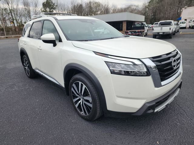 Used 2024 Nissan Pathfinder Platinum w/ Cargo Package image 7