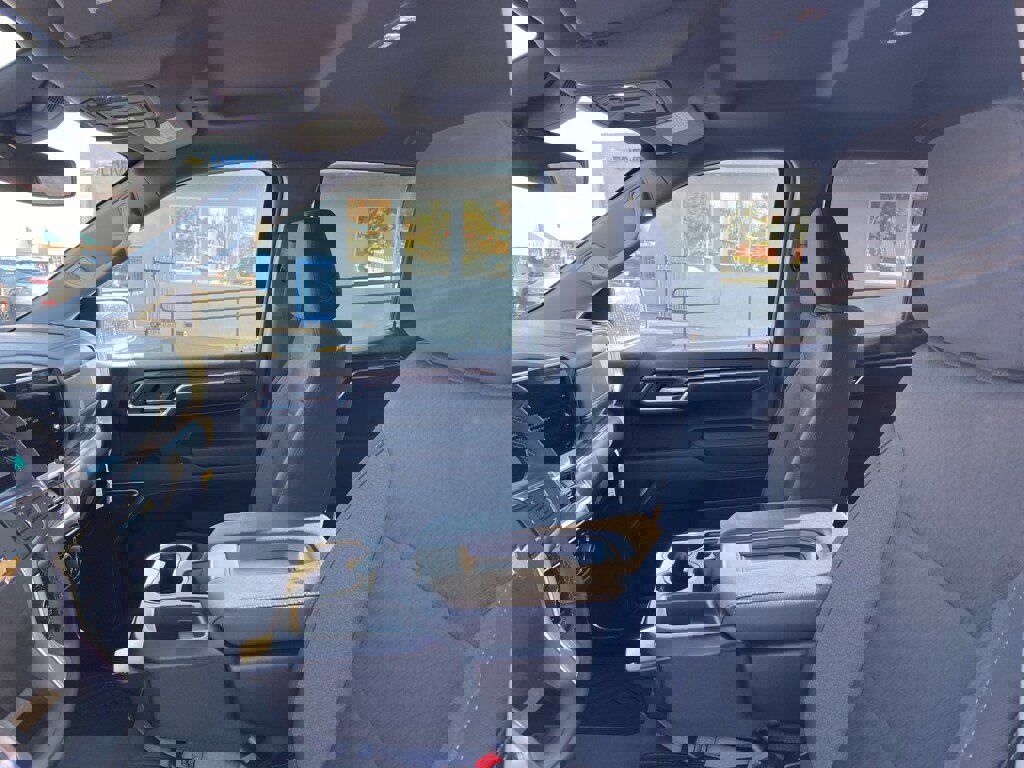 Used 2025 Chevrolet Silverado 1500 LT image 22