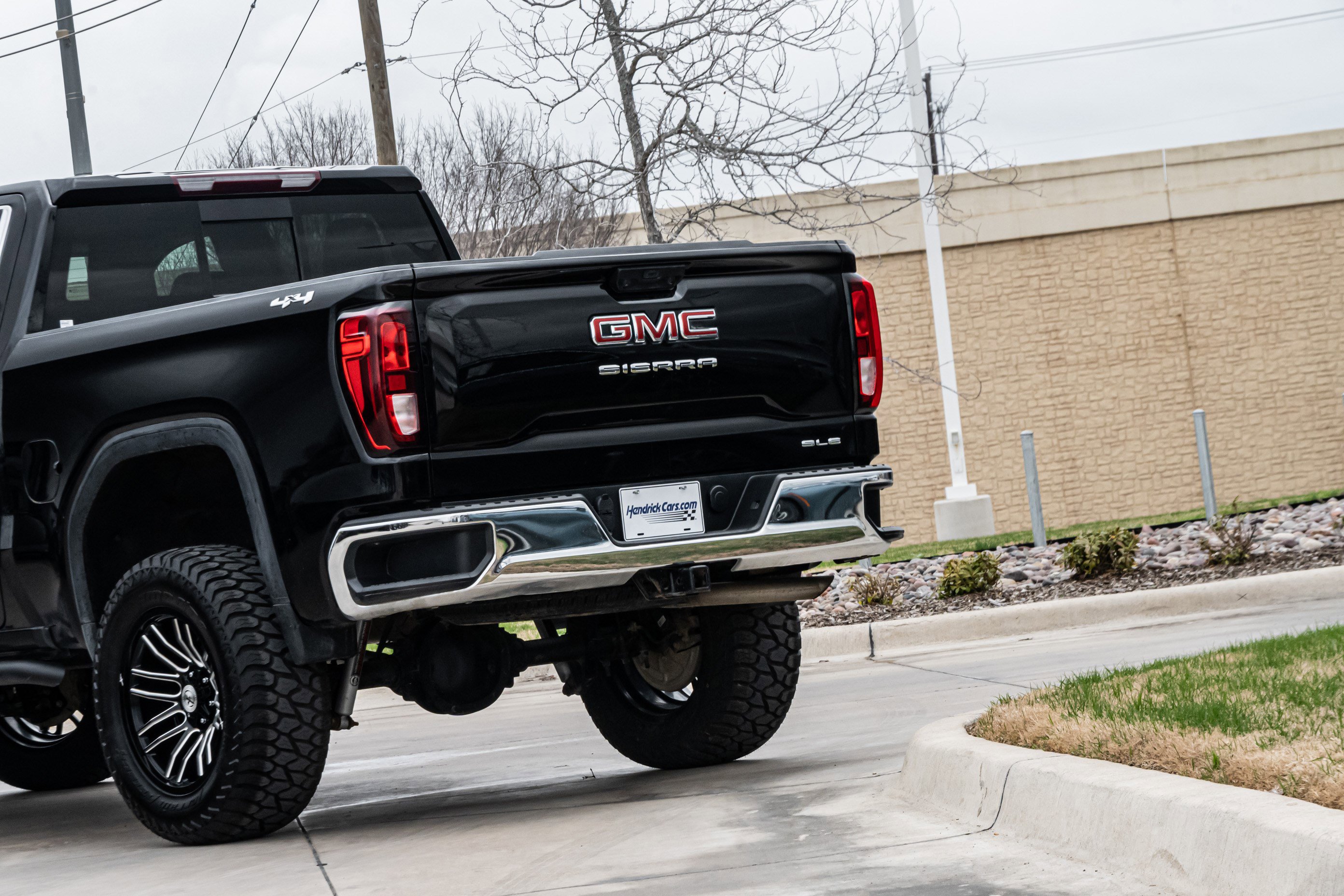 Used 2024 GMC Sierra 1500 SLE w/ Preferred Package image 6