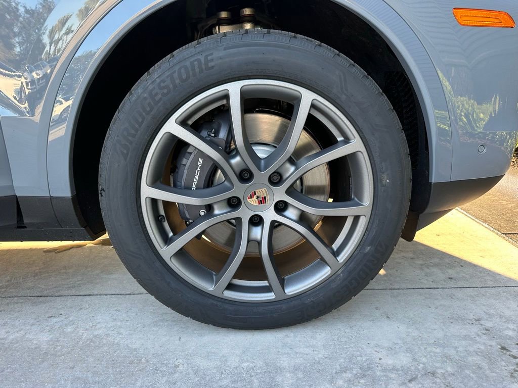 Used 2026 Porsche Cayenne E-Hybrid Coupe image 42