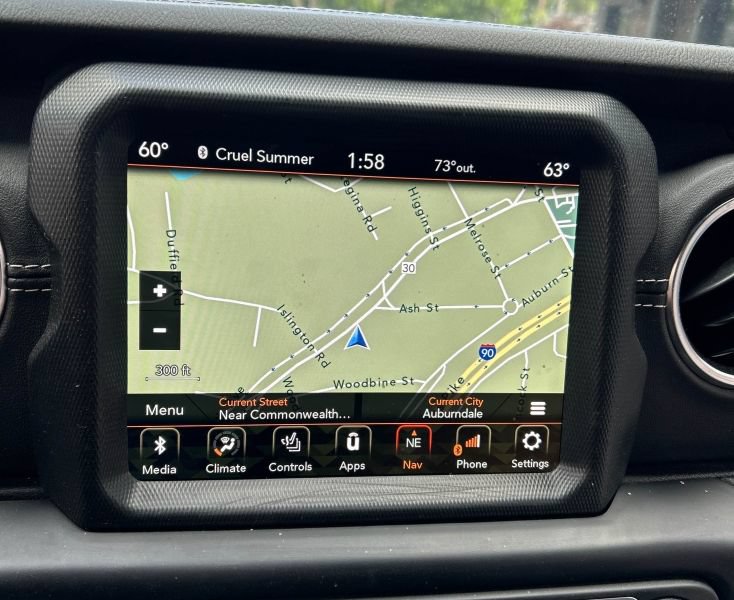 Used 2022 Jeep Wrangler Unlimited Sahara w/ Cold Weather Group AWD/4WD image 16
