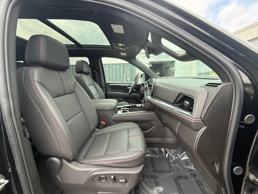 Used 2025 Chevrolet Tahoe RST w/ Comfort Package AWD/4WD image 32