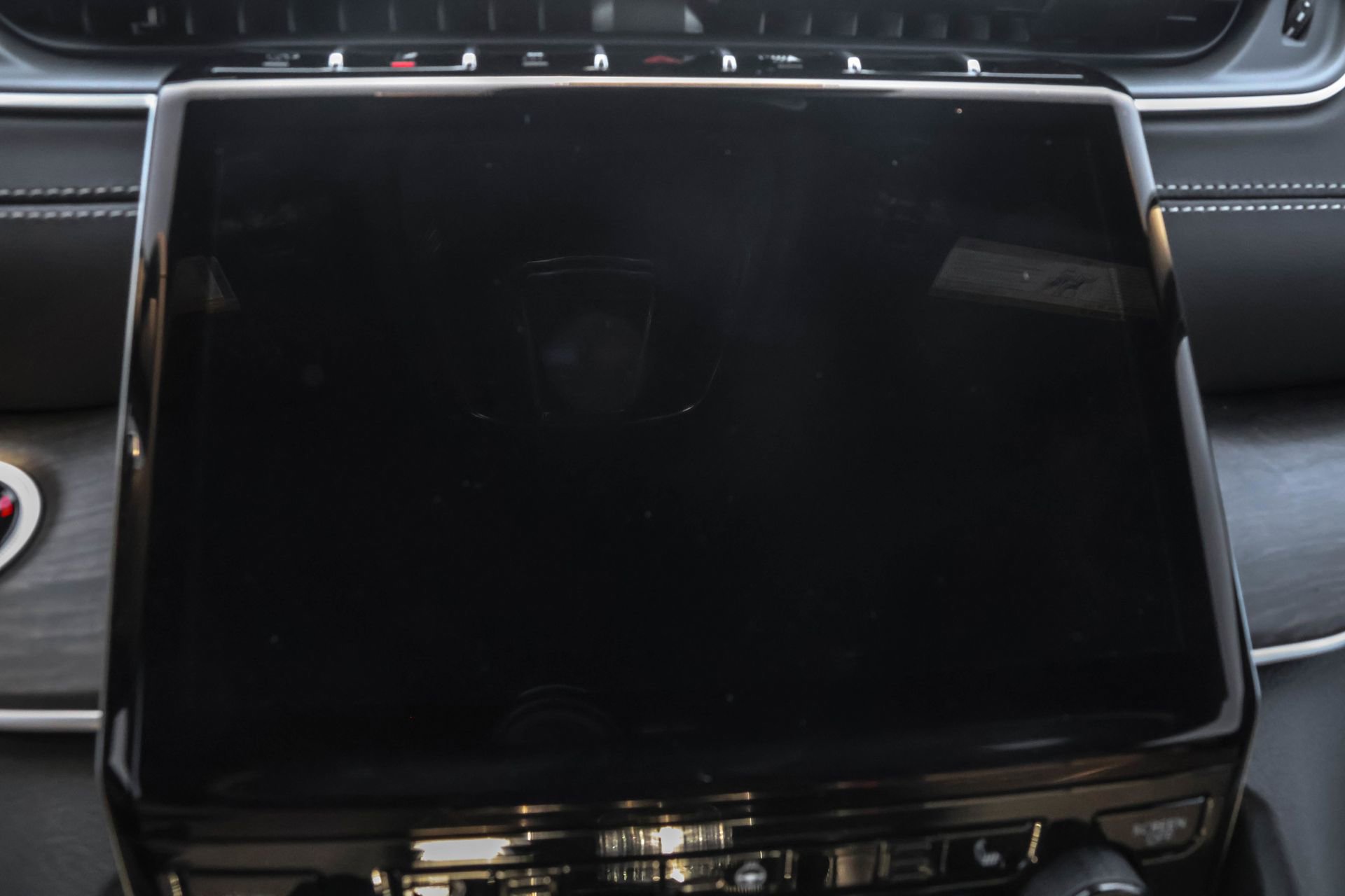 New 2025 Jeep Grand Cherokee Limited w/ Luxury Tech Group II image 18