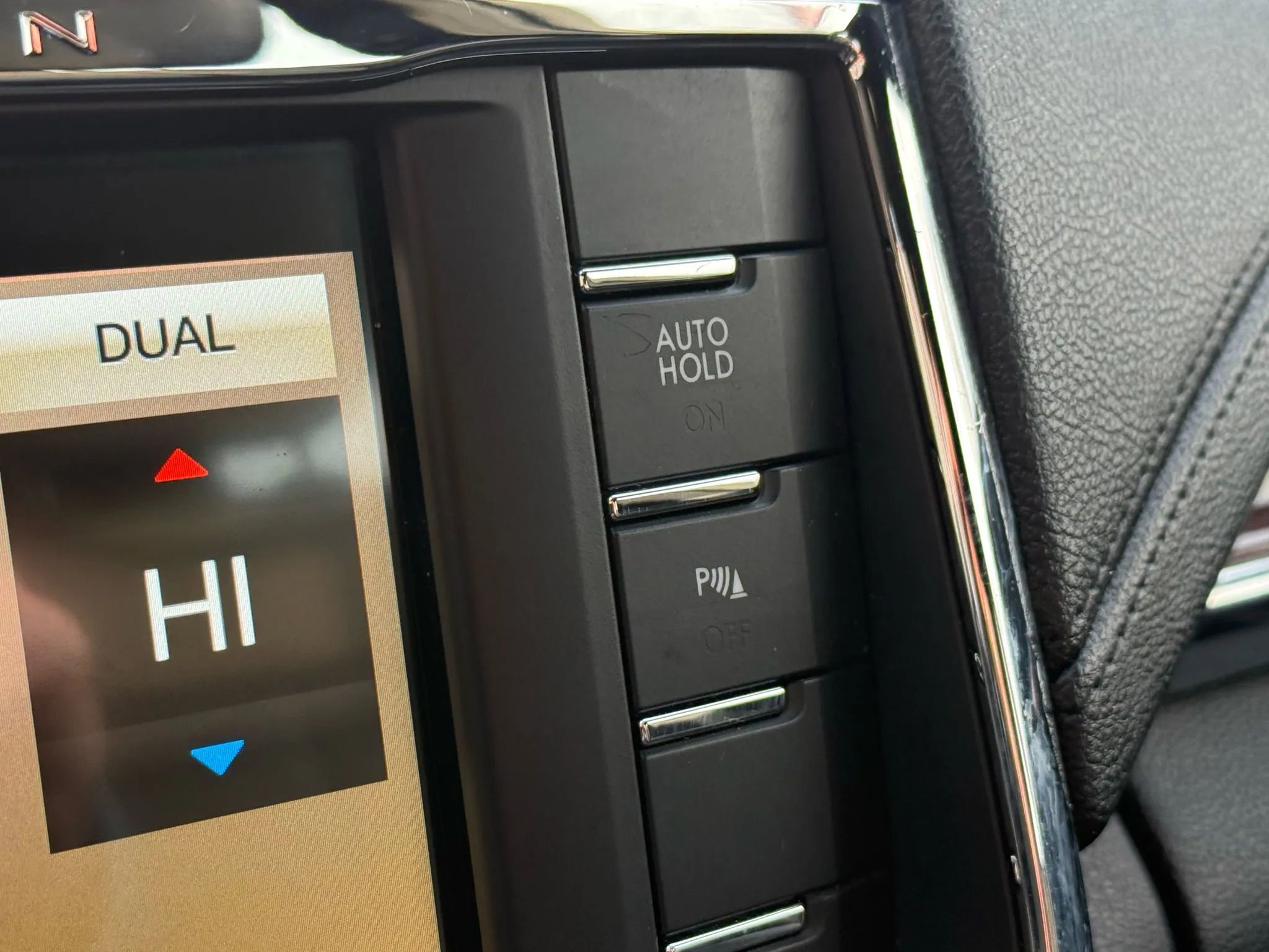 Used 2017 Lincoln Continental Select w/ Climate Package image 24