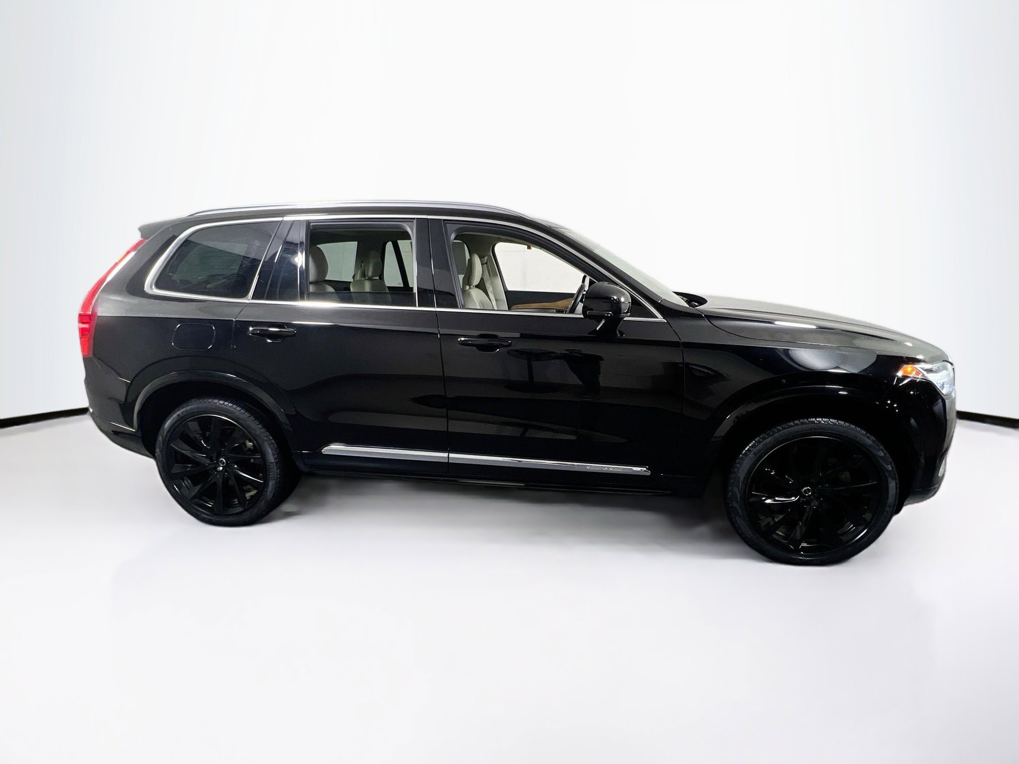 Used 2022 Volvo XC90 T8 Inscription Expression image 4