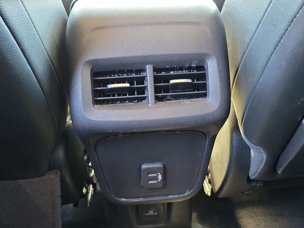 Used 2024 GMC Terrain SLT image 12