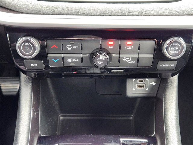 Used 2023 Jeep Compass Sport image 17