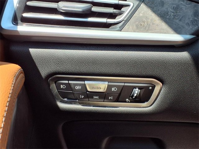 Used 2021 BMW X7 xDrive40i w/ Parking Assistance Package image 27