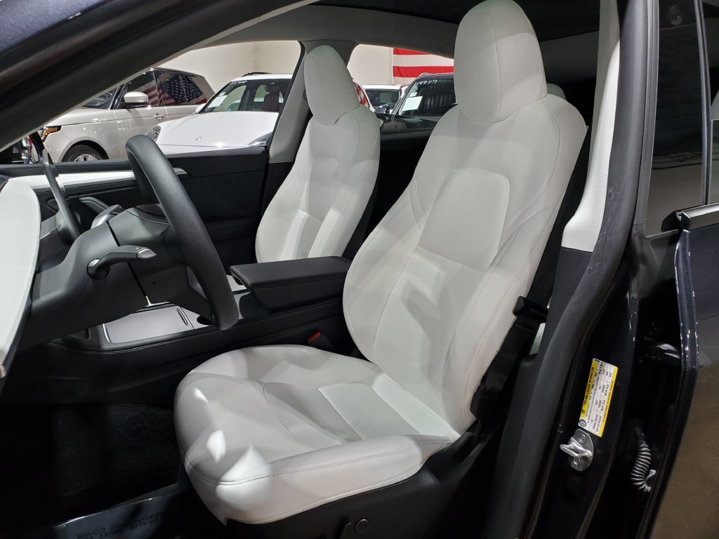 Used 2024 Tesla Model Y Long Range AWD/4WD image 25