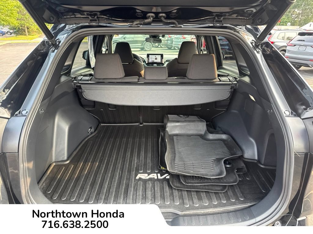 Used 2023 Toyota RAV4 SE w/ Weather & Moonroof Package AWD/4WD image 19