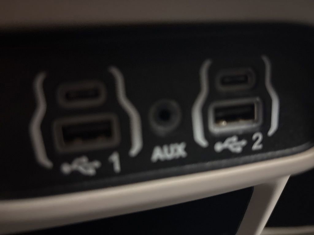 Used 2023 Chrysler Pacifica Touring-L image 15