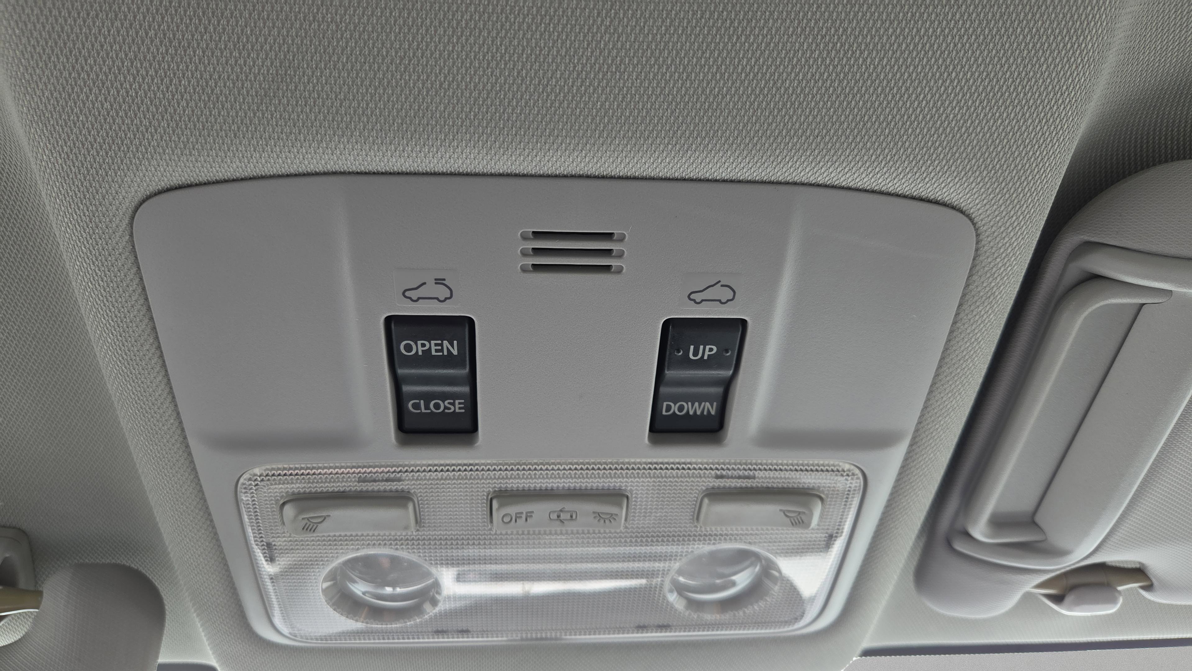 Used 2015 Toyota RAV4 Limited image 29