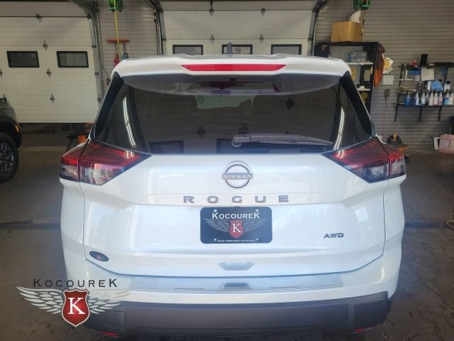 New 2026 Nissan Rogue SV w/ Cold Weather Package AWD/4WD image 5