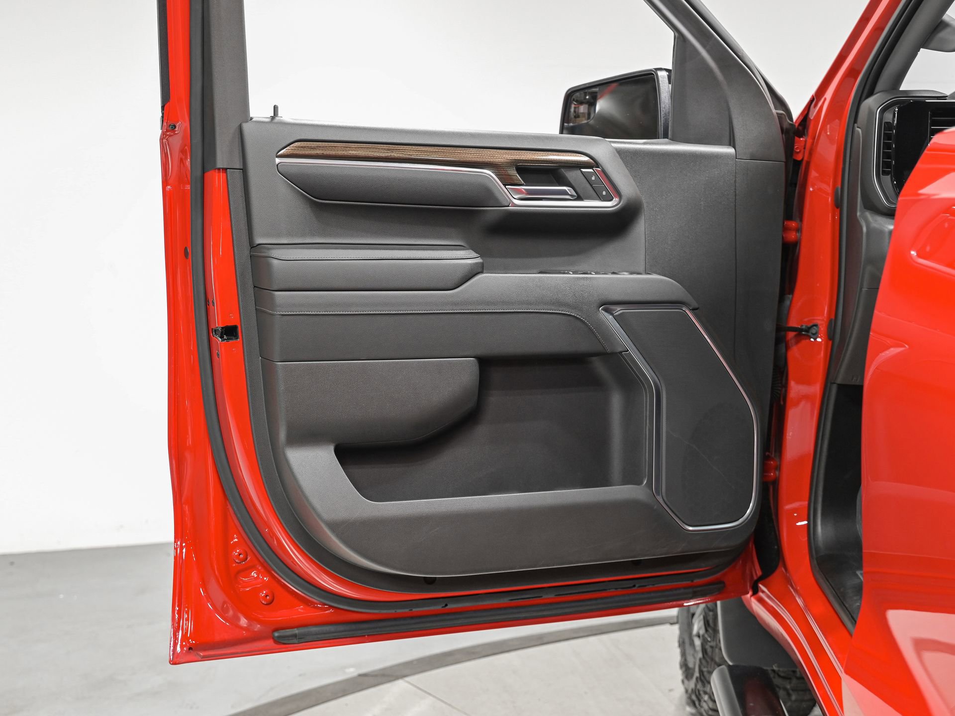 Used 2023 Chevrolet Silverado 1500 LT Trail Boss w/ Protection Package image 12
