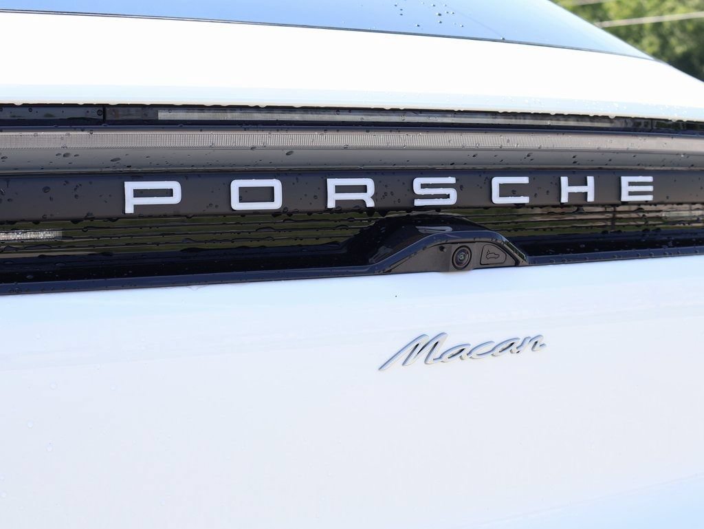 New 2025 Porsche Macan Electric RWD image 6