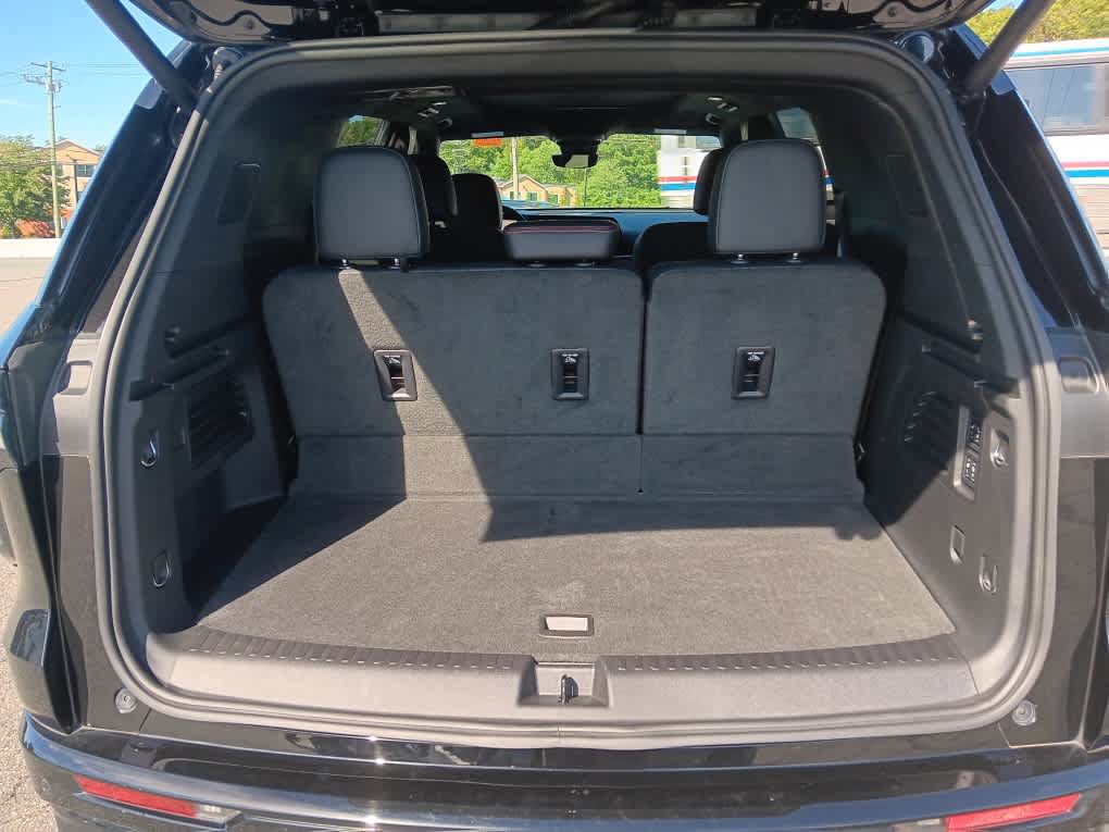 Used 2024 Chevrolet Traverse RS AWD/4WD image 33