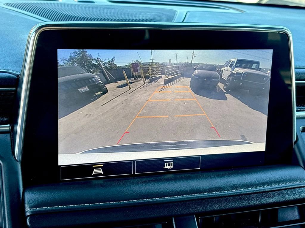 Used 2021 Chevrolet Suburban Premier image 27