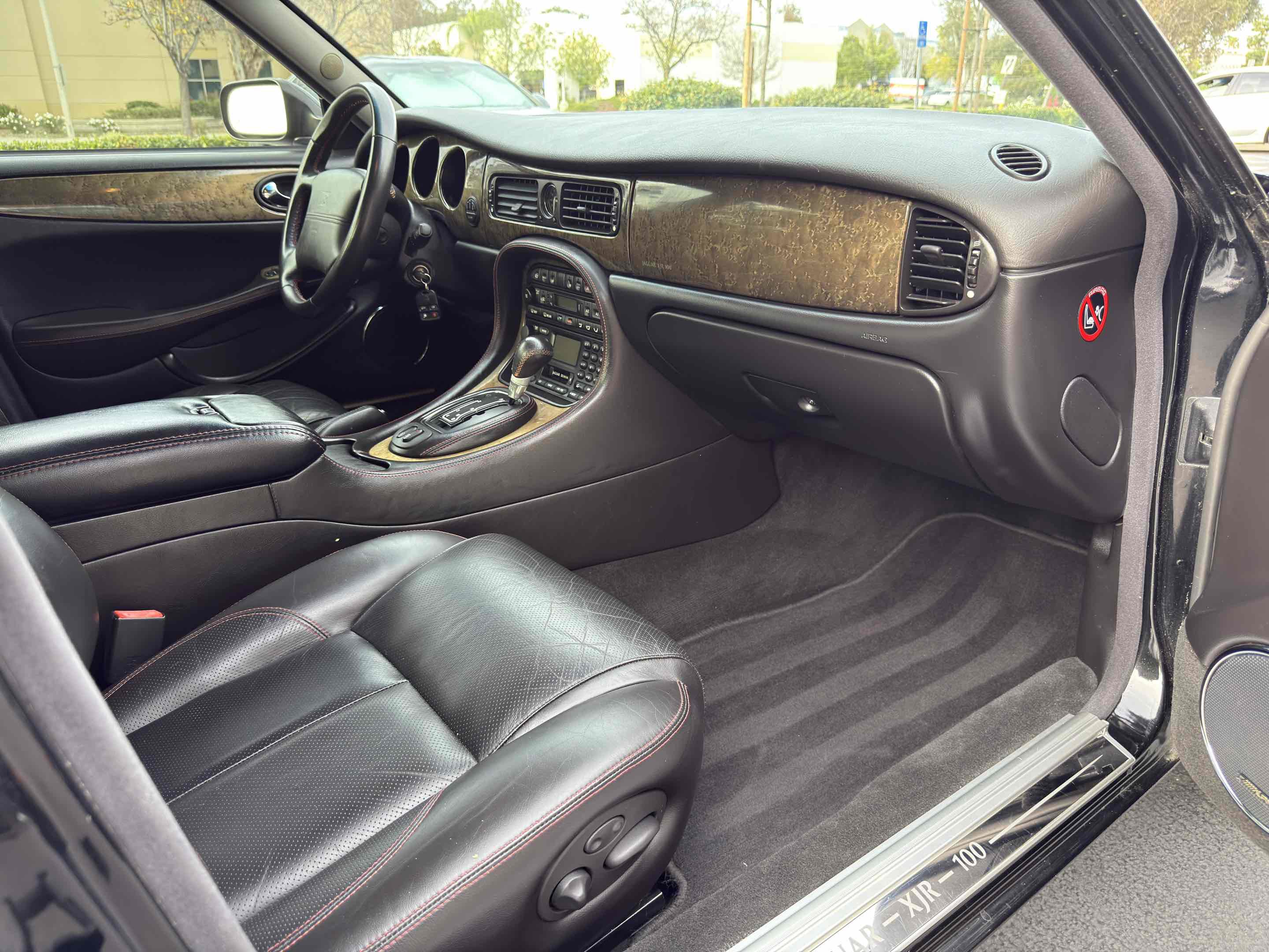 Used 2002 Jaguar XJ8 image 97