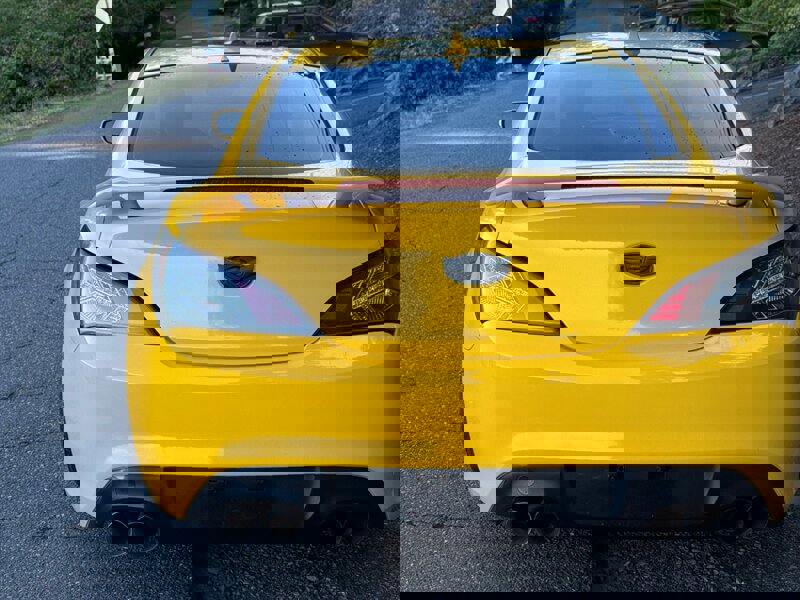 Used 2012 Hyundai Genesis 3.8 RWD image 5