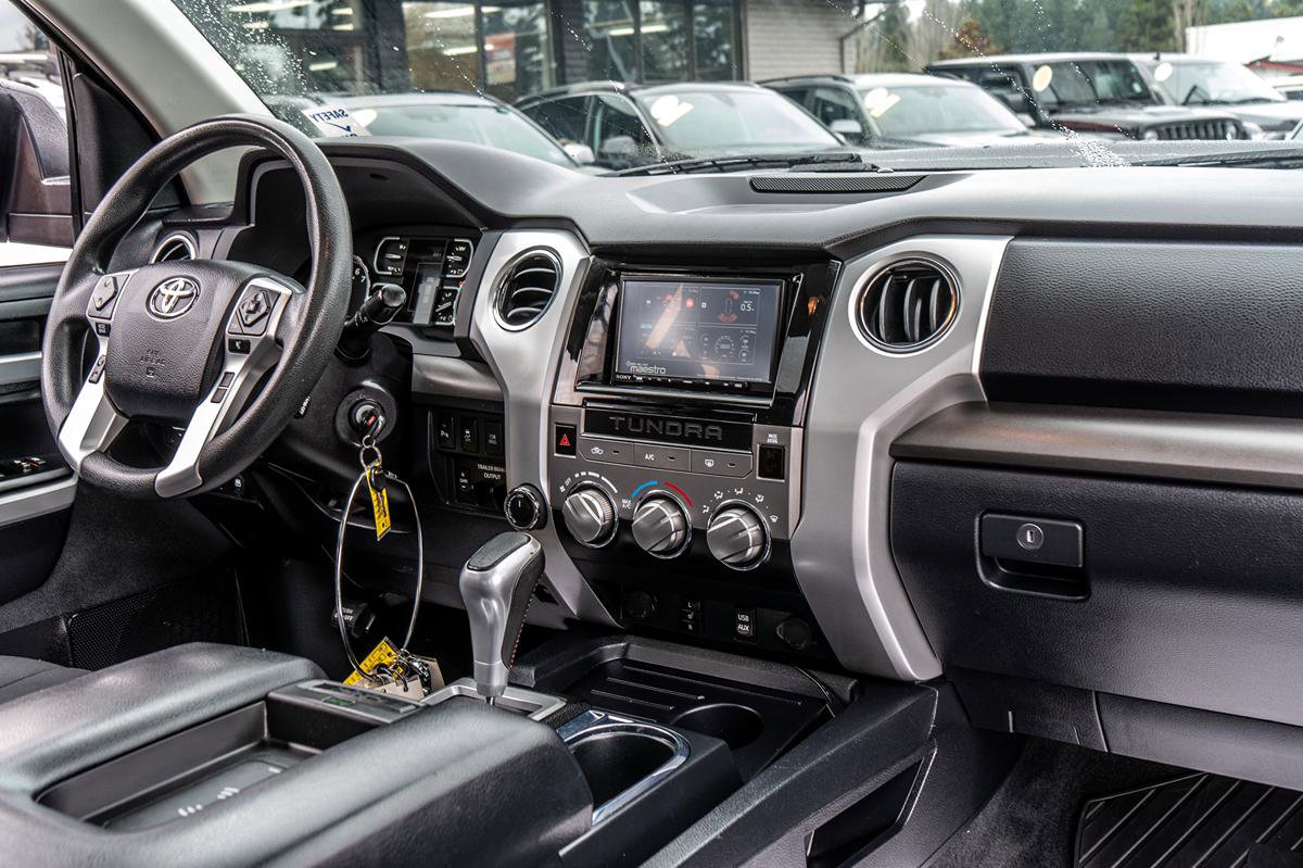 Used 2018 Toyota Tundra SR5 image 38