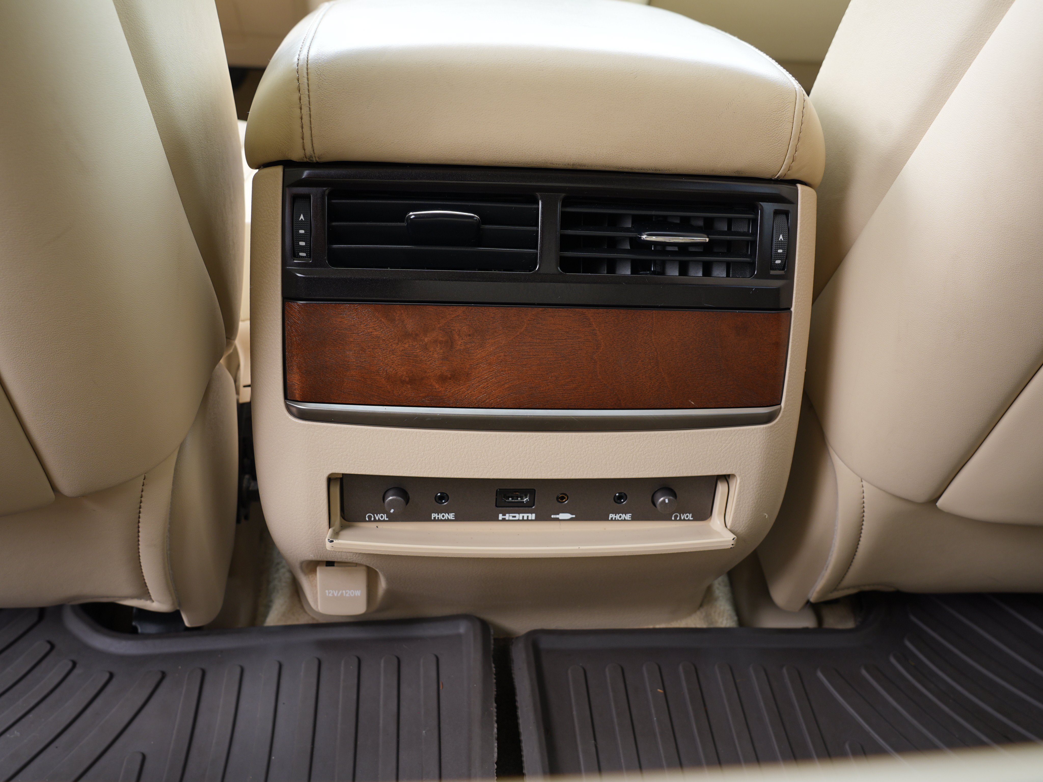 Used 2016 Lexus LX 570 4WD w/ Luxury Package image 29
