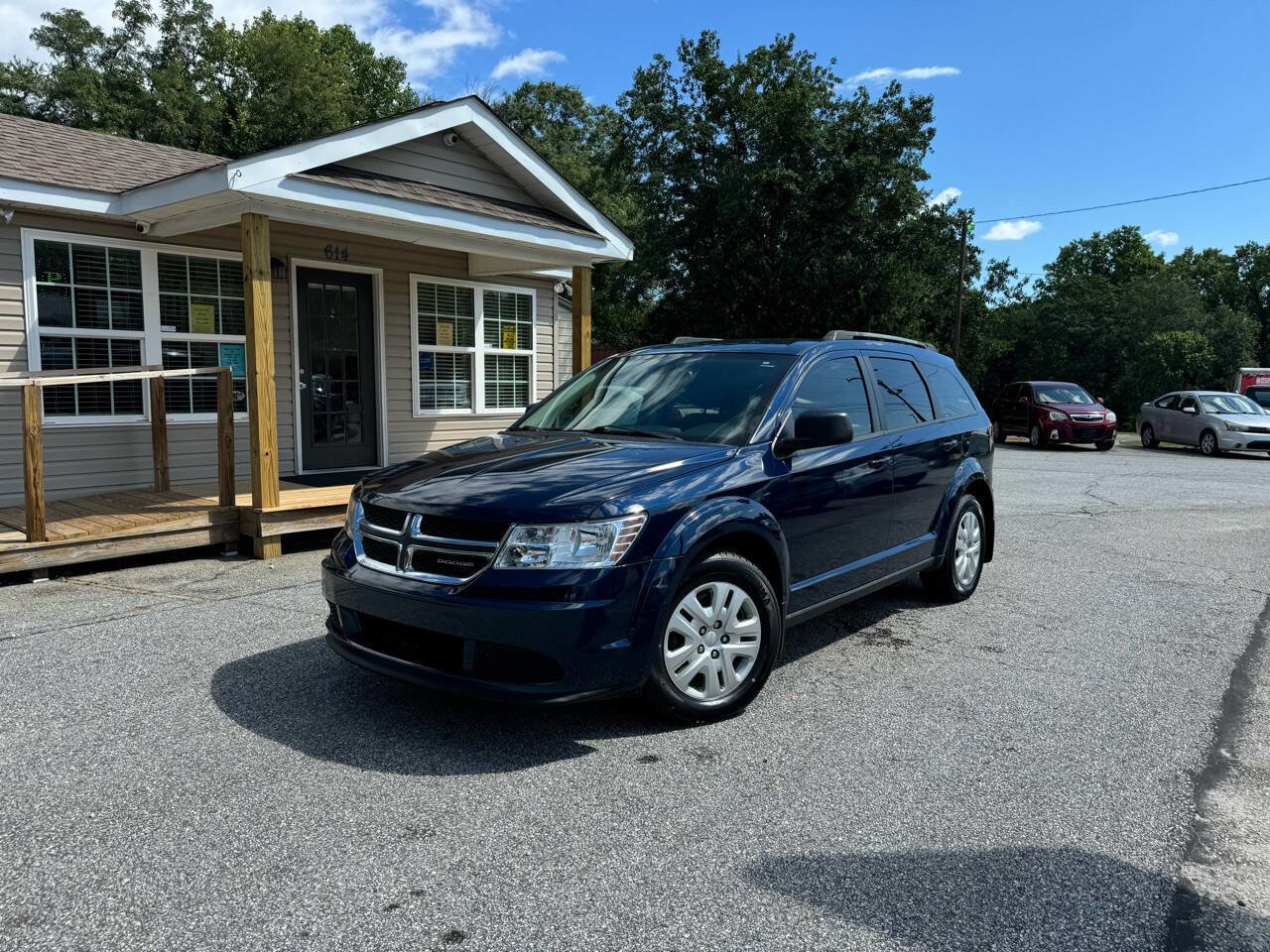 Used 2019 Dodge Journey SE FWD image 2