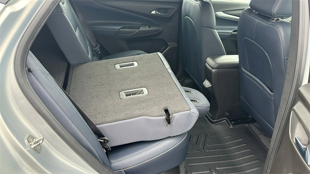 Used 2022 Chevrolet Bolt EUV LT w/ Convenience Package image 30