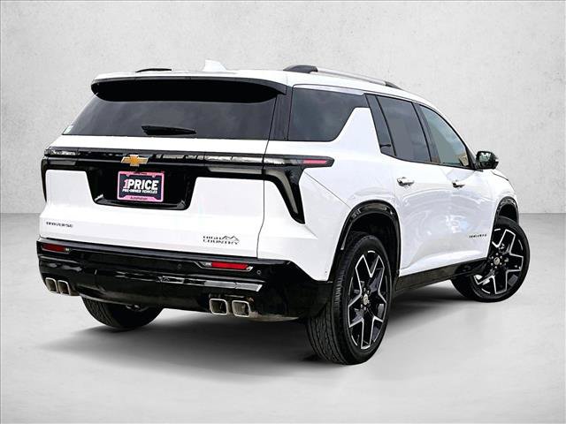 Used 2026 Chevrolet Traverse High Country FWD image 2