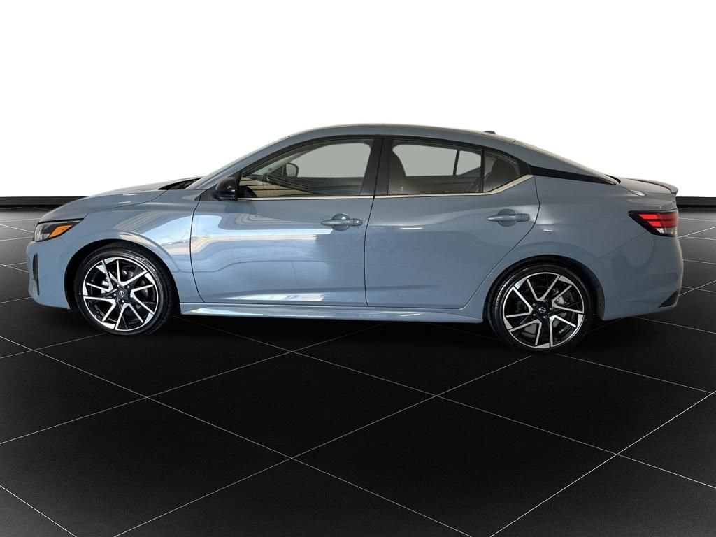 Used 2025 Nissan Sentra SR FWD video 2