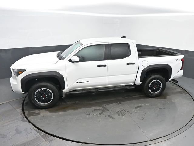 Used 2025 Toyota Tacoma TRD Off-Road AWD/4WD image 39