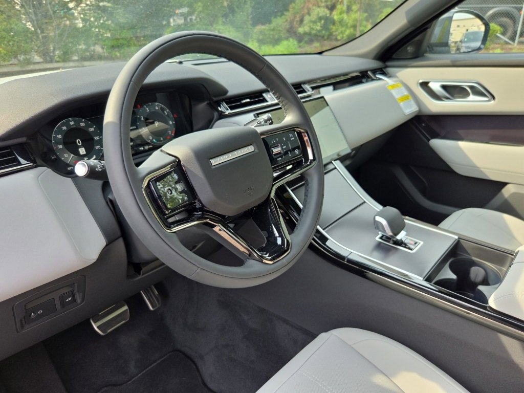 New 2026 Land Rover Range Rover Velar Dynamic SE image 12