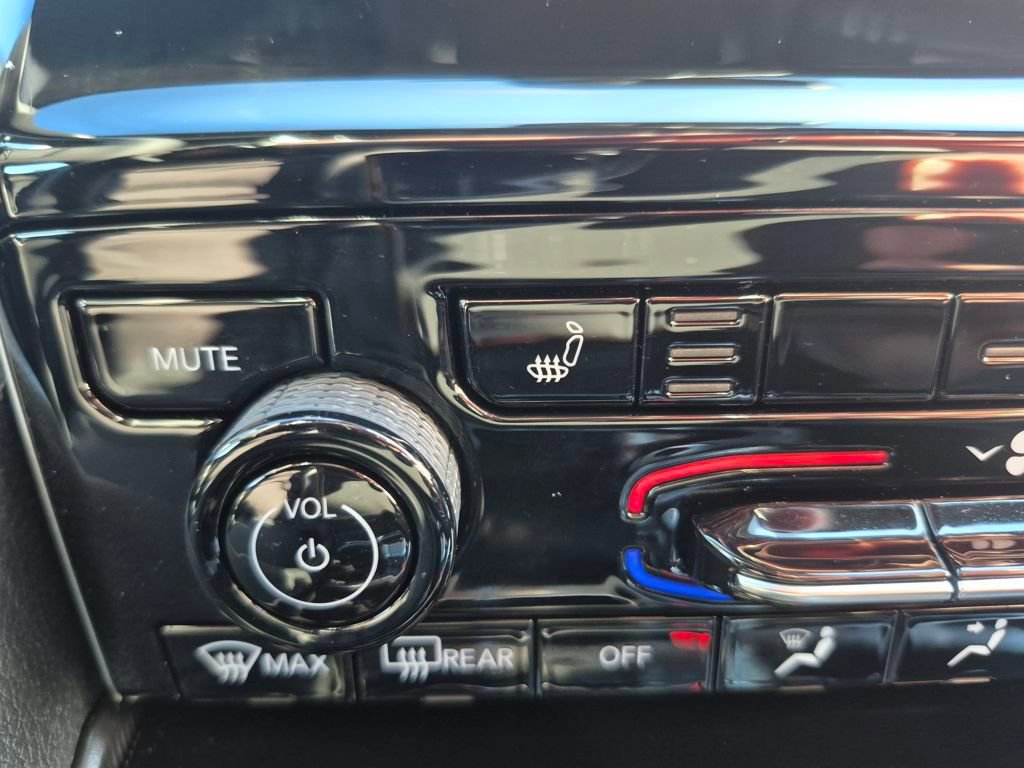 Used 2025 Jeep Grand Cherokee L Laredo image 18