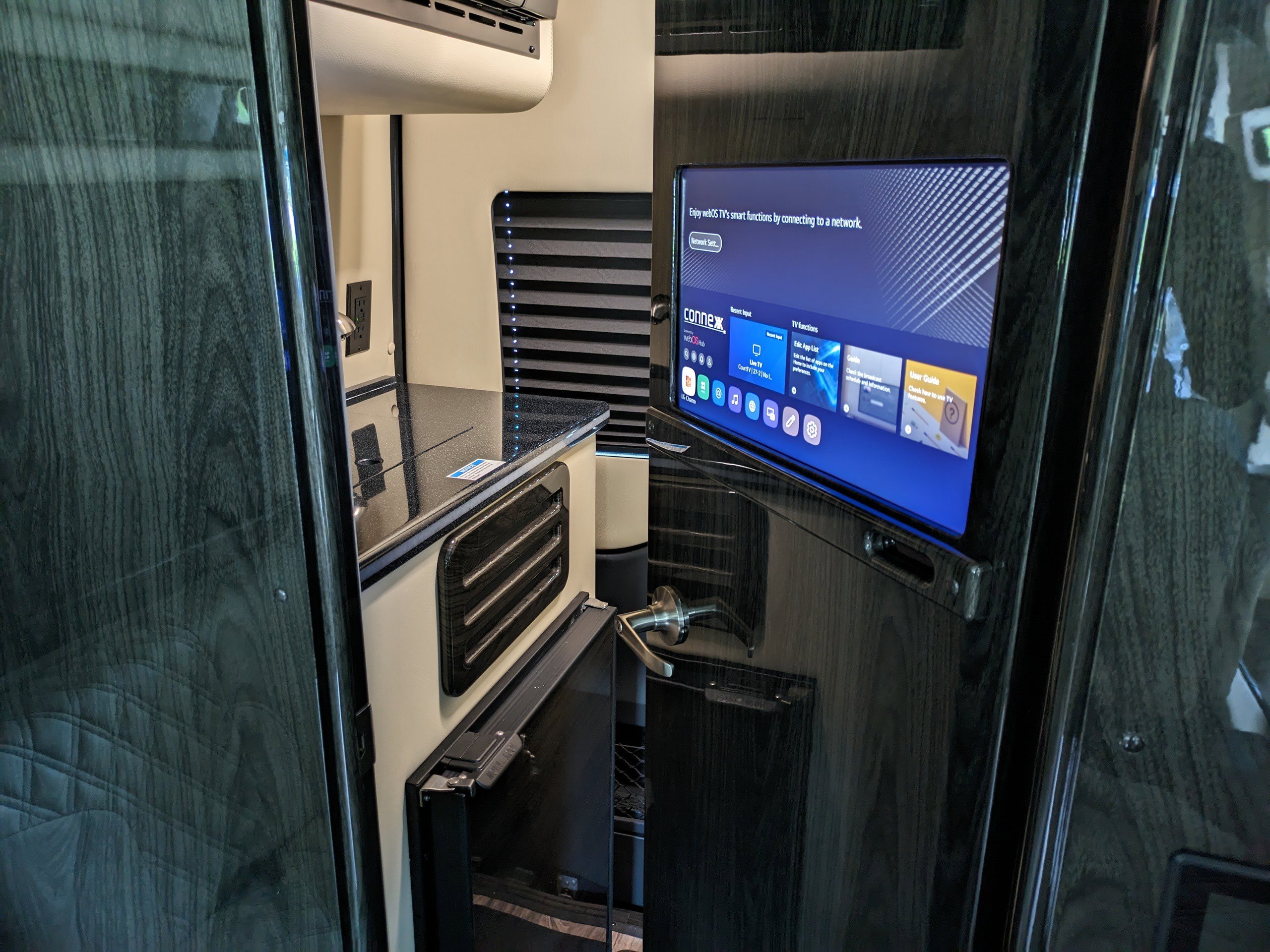 Used 2025 Mercedes-Benz Sprinter 144 Cargo image 39