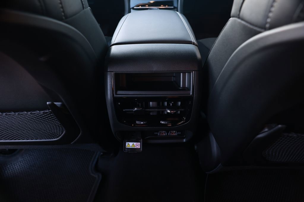 New 2025 Jeep Grand Cherokee Altitude AWD/4WD image 26