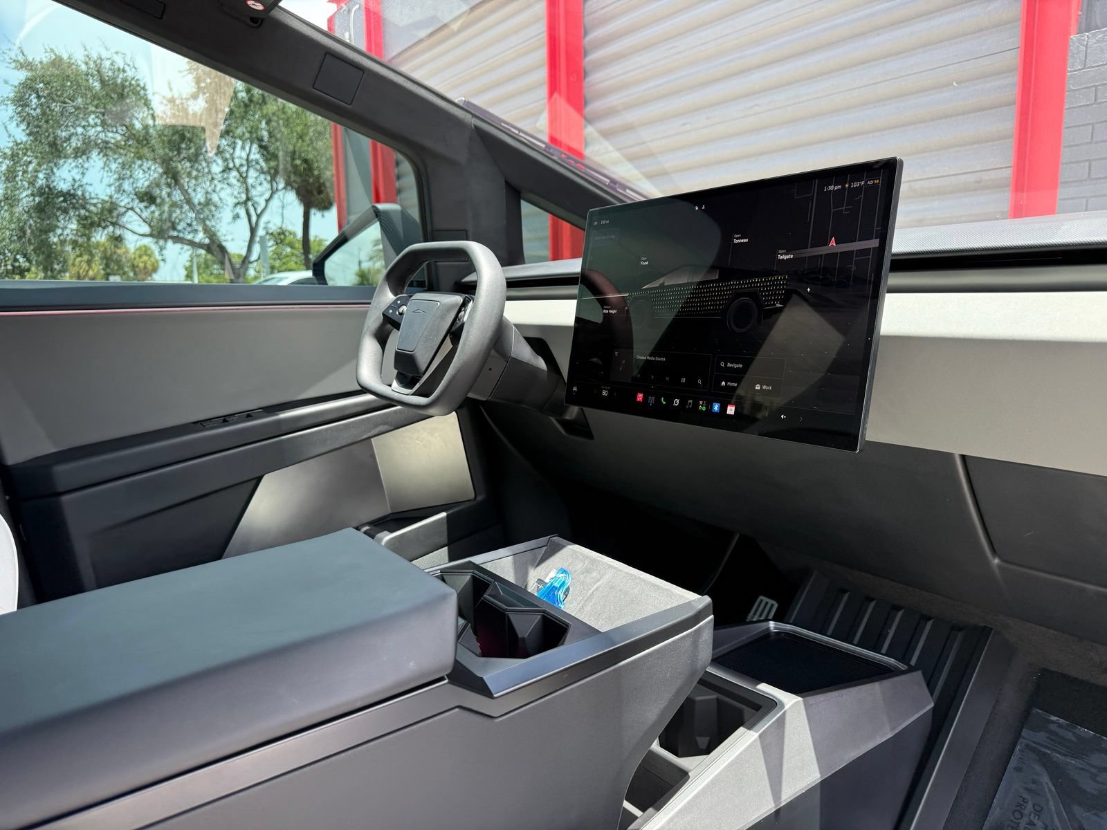 Used 2024 Tesla Cybertruck AWD Crew Cab image 34
